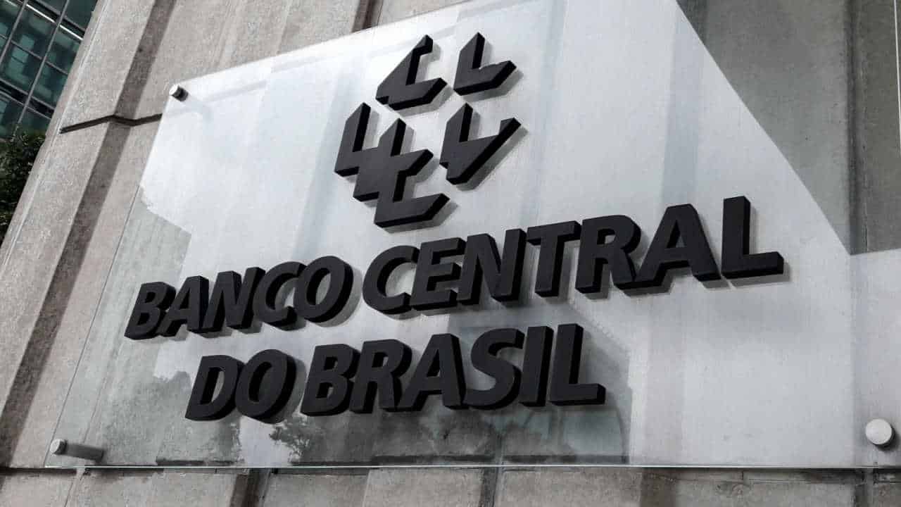 Nubank pode ter que mudar de nome por regras do Banco Central; veja o que acontece com sua conta