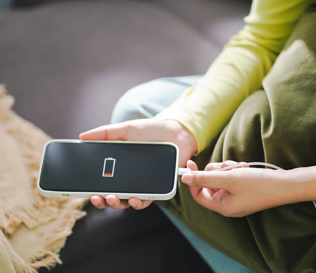 O que fazer quando o celular não quer carregar?