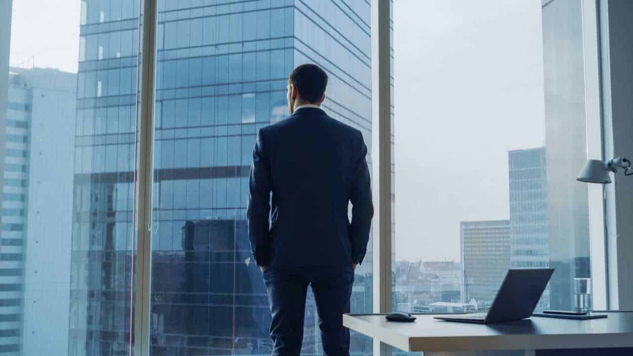 Qual é a função do CEO na empresa? E o que é preciso para se tornar um?