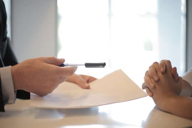 Saiba como utilizar o empréstimo consignado para quitar dívidas e equilibrar as contas