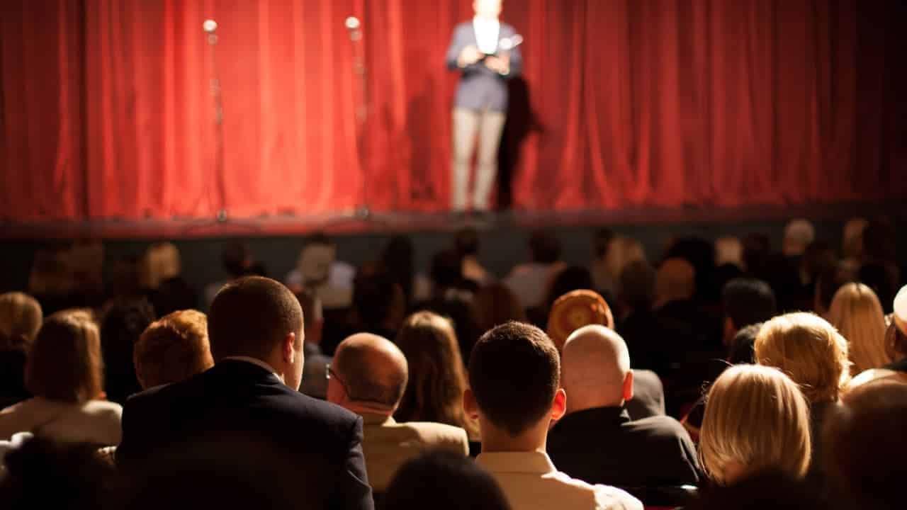Triste! Famoso comediante e meme da internet está internado após AVC; confira