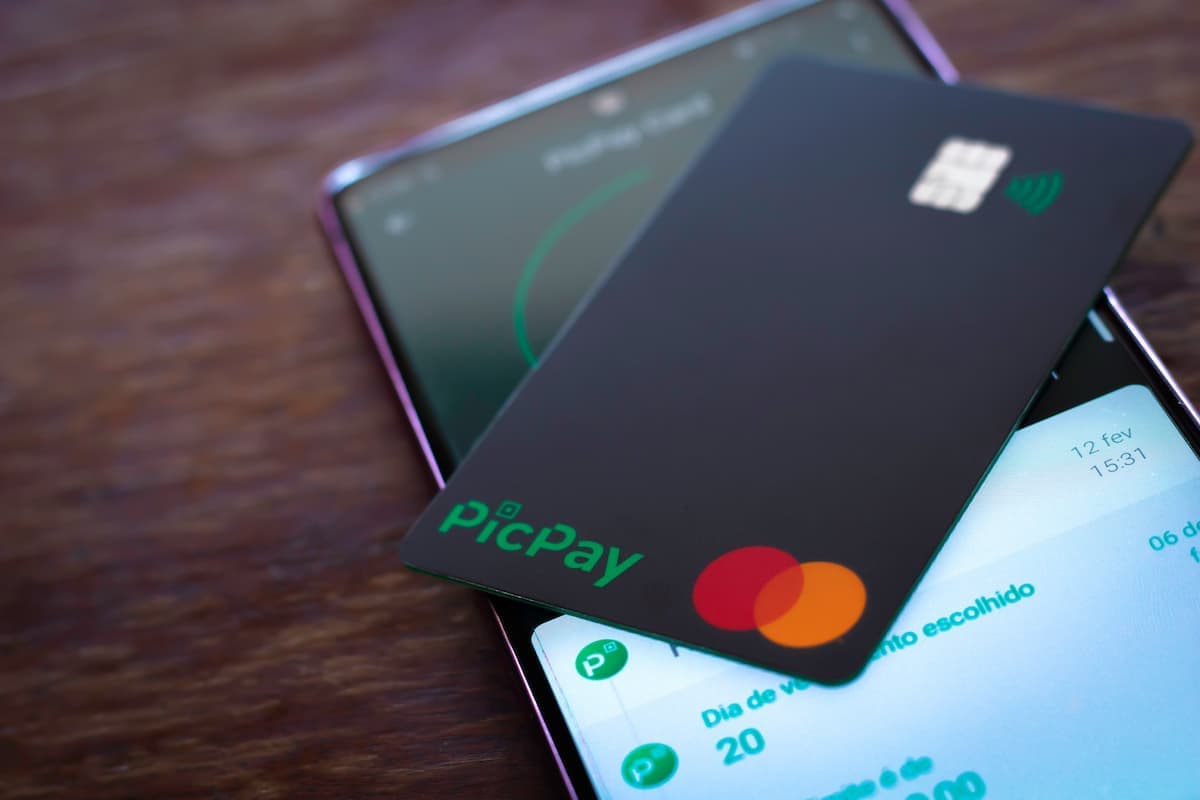 8 serviços que o cartão de crédito do PicPay com limite garantido NÃO possui