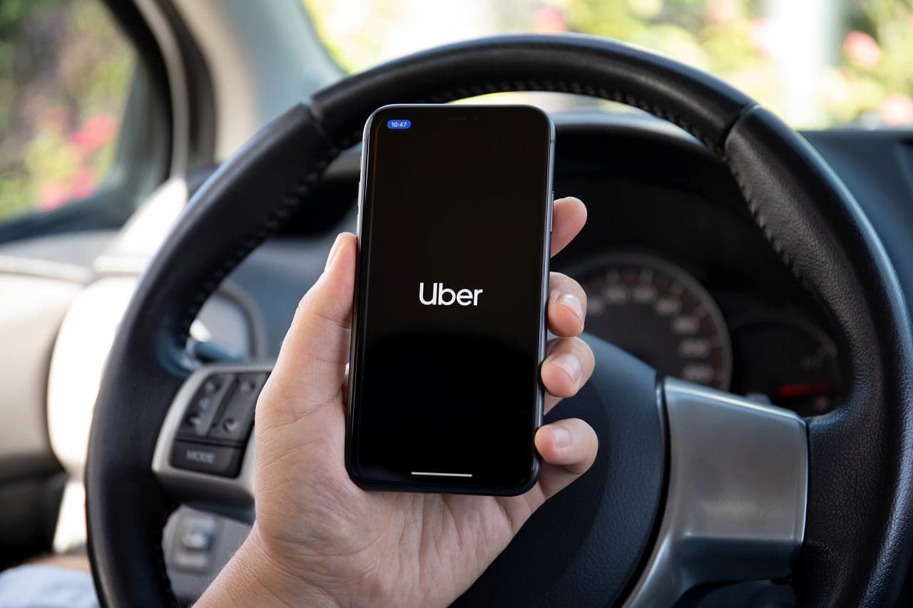 Executiva da Uber revela que taxistas estão entrando para a plataforma