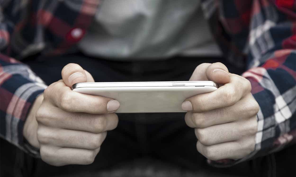 Adolescente gasta R$ 315 mil em jogo de celular sem o consentimento da mãe