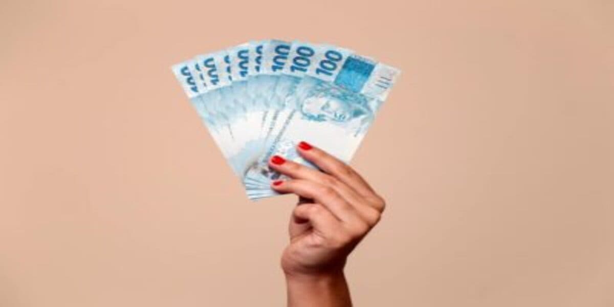 Obra de arte viraliza na internet por após ser vendida por MEIO BILHÃO de reais