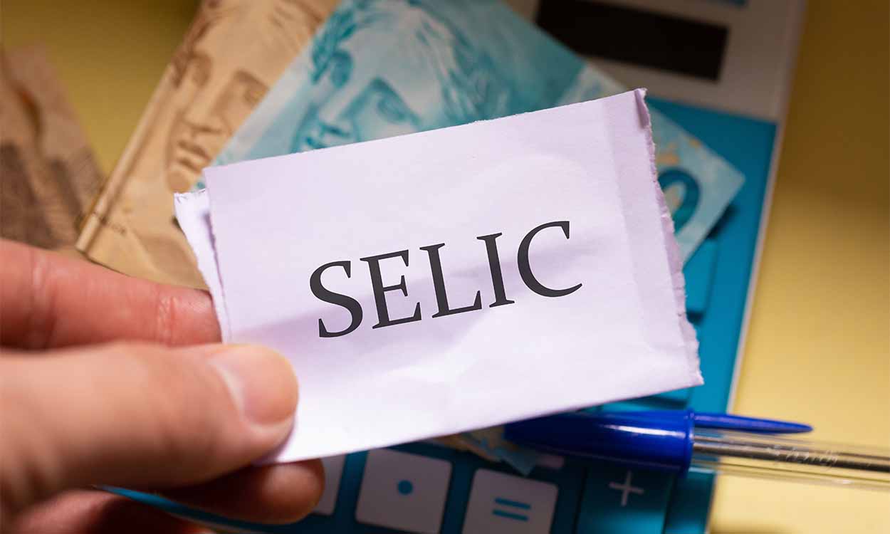 Aumento da taxa Selic é criticado por setor industrial e CUT