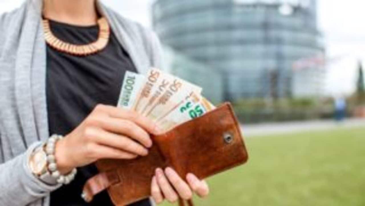Brasileiros deverão devolver dinheiro ao governo se fizerem isto