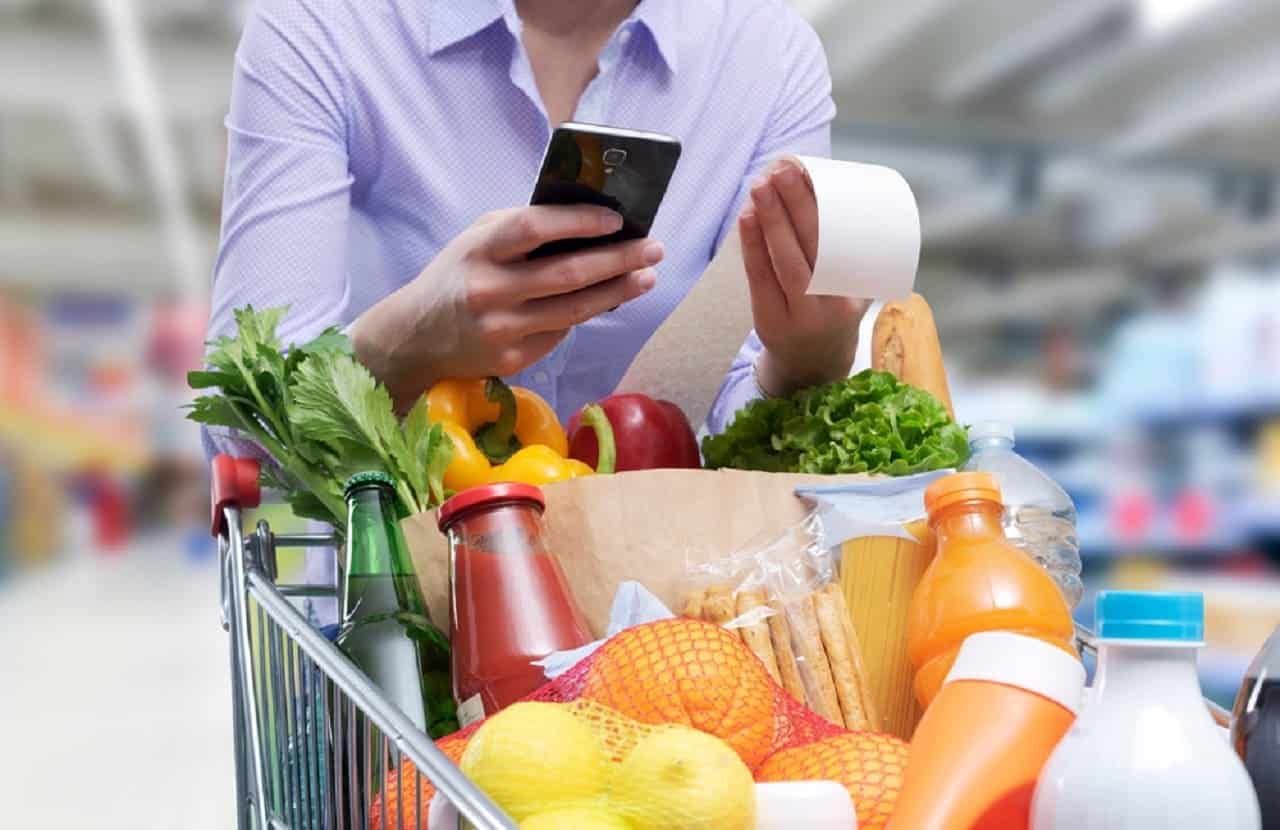 Falta no trabalho pode gerar desconto no vale-alimentação?