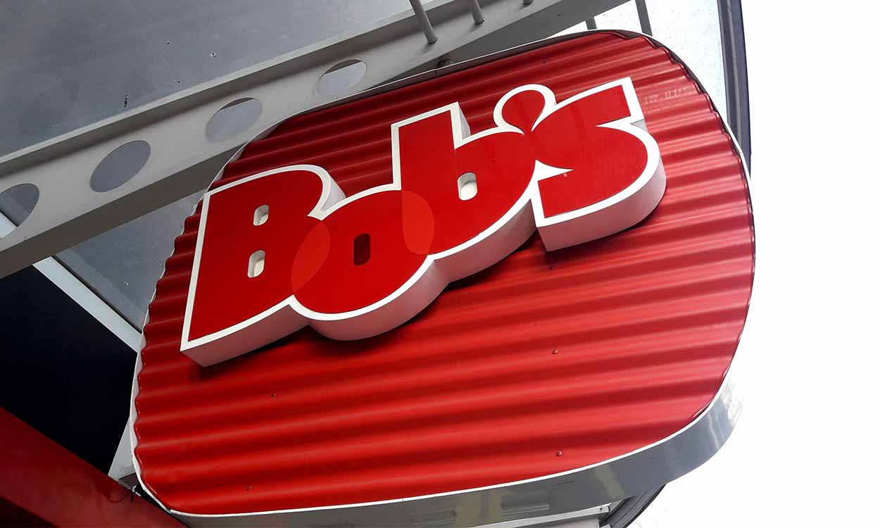 Bob’s lança loja inovadora em Ipanema com robô que prepara milkshakes e lanches gigantes