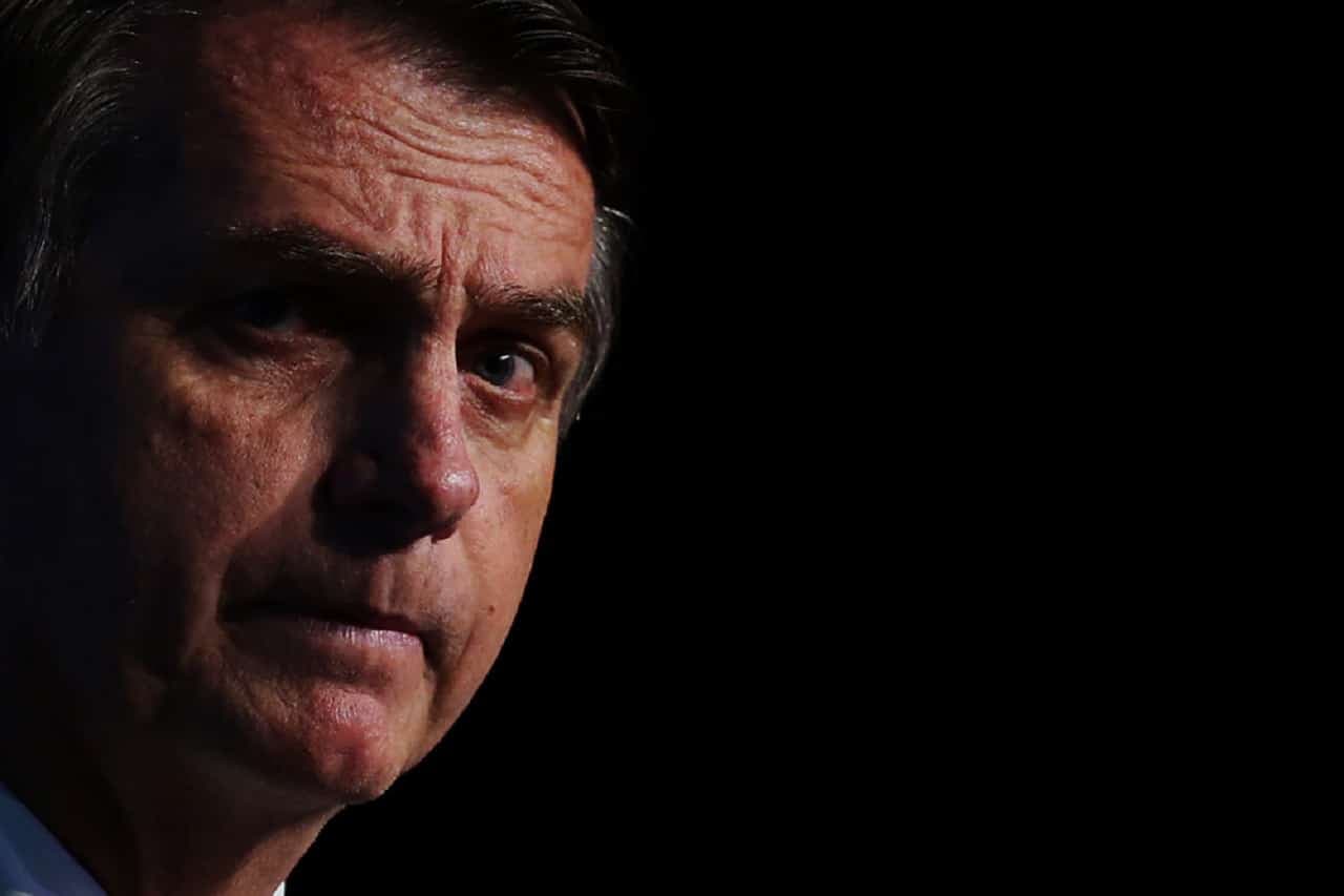 Pix de R$ 2 milhões de Bolsonaro ao filho pode ser isento de imposto; entenda