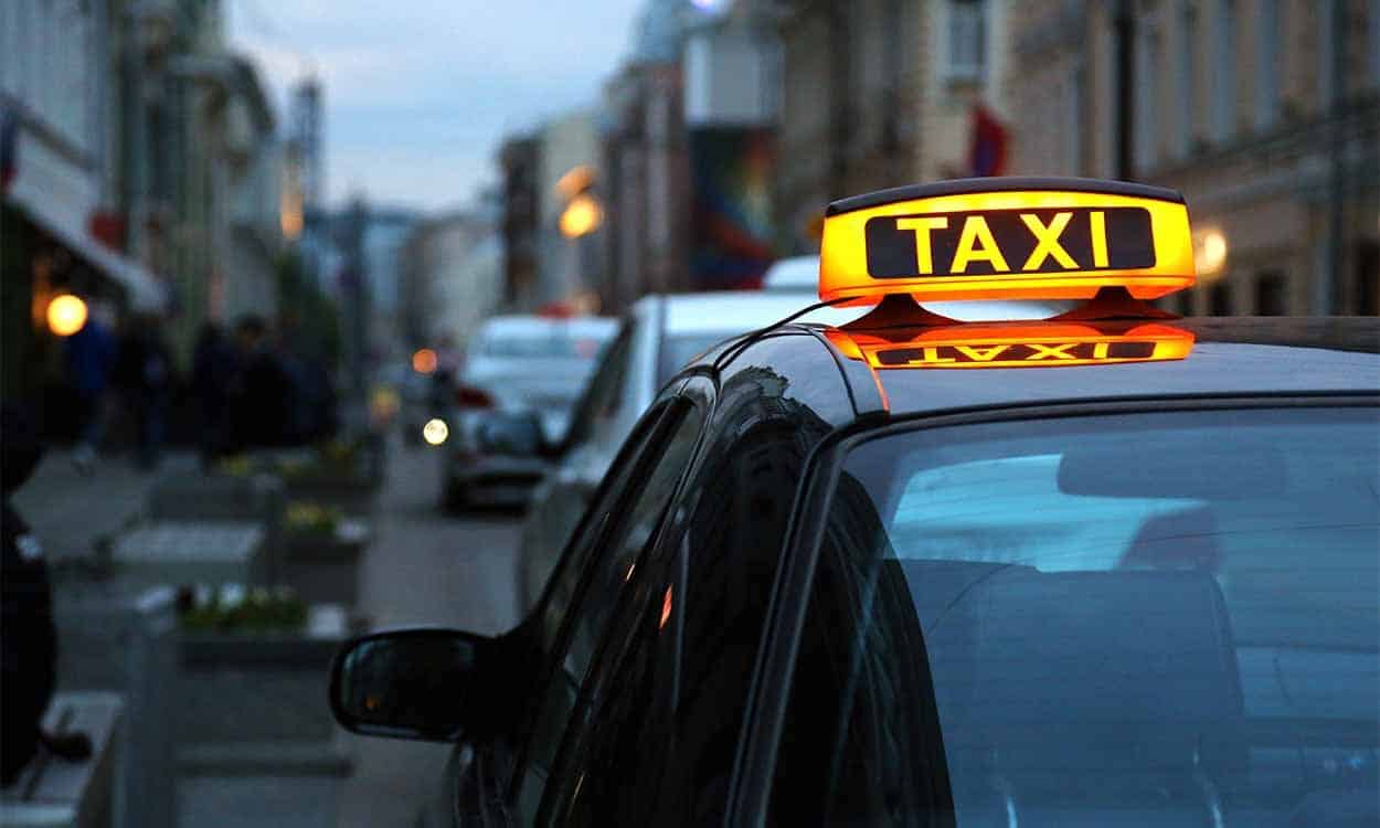 Uber e 99 estão perdendo clientes para os taxistas? O que está acontecendo?