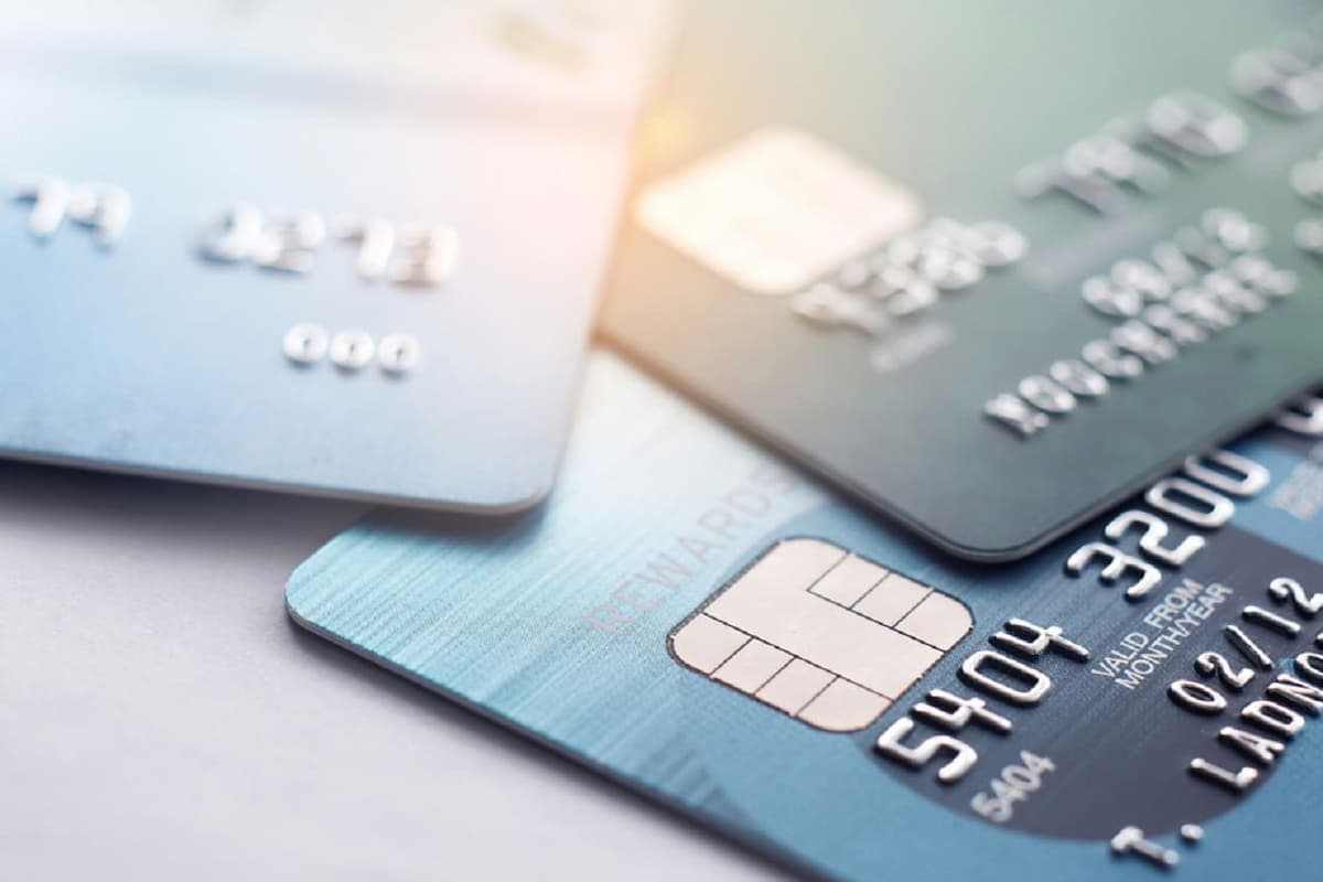 Procurando um cartão? Veja os benefícios que Visa, Mastercard e Elo oferecem
