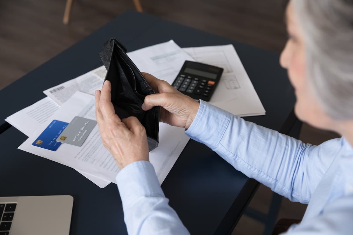 O que é violência financeira? Você pode ser uma vítima e nem sabe!