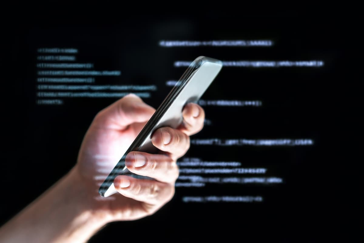 Celular Seguro foi criado pelo governo para controlar o telefone dos brasileiros? Entenda a polêmica