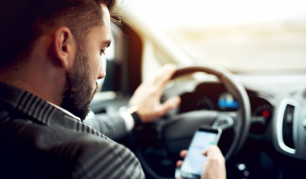 Waze e Google Maps no trânsito: usar aplicativos que avisam radares é permitido?