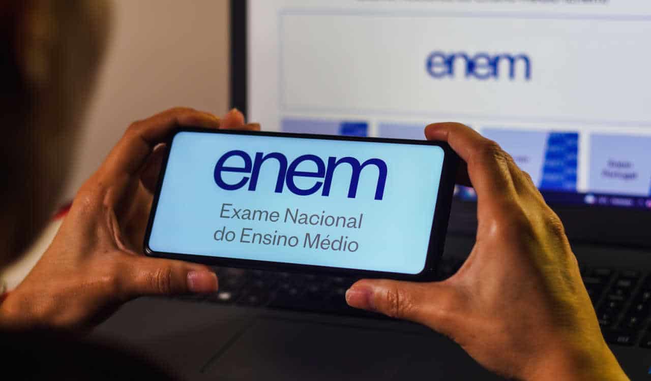 Saiba como usar a nota do Enem para estudar no exterior