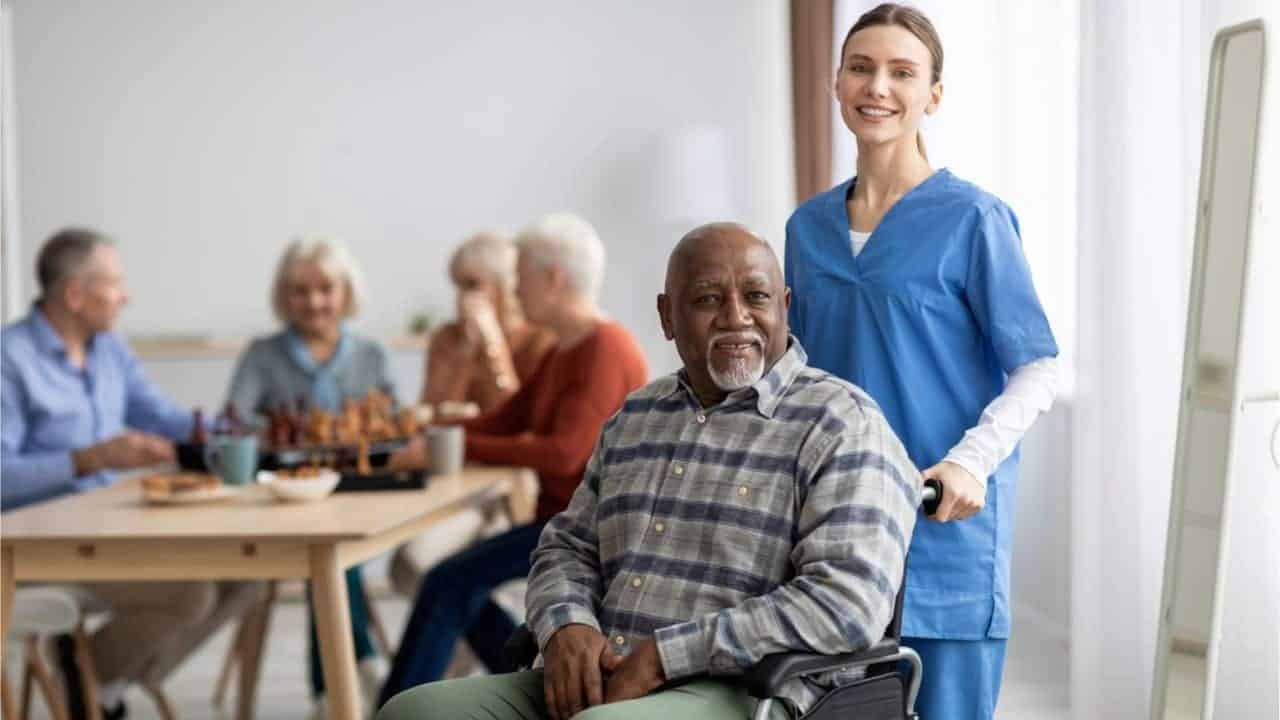 Novo bônus de R$ 250 do BPC alivia bolso de idosos e pessoas com deficiência