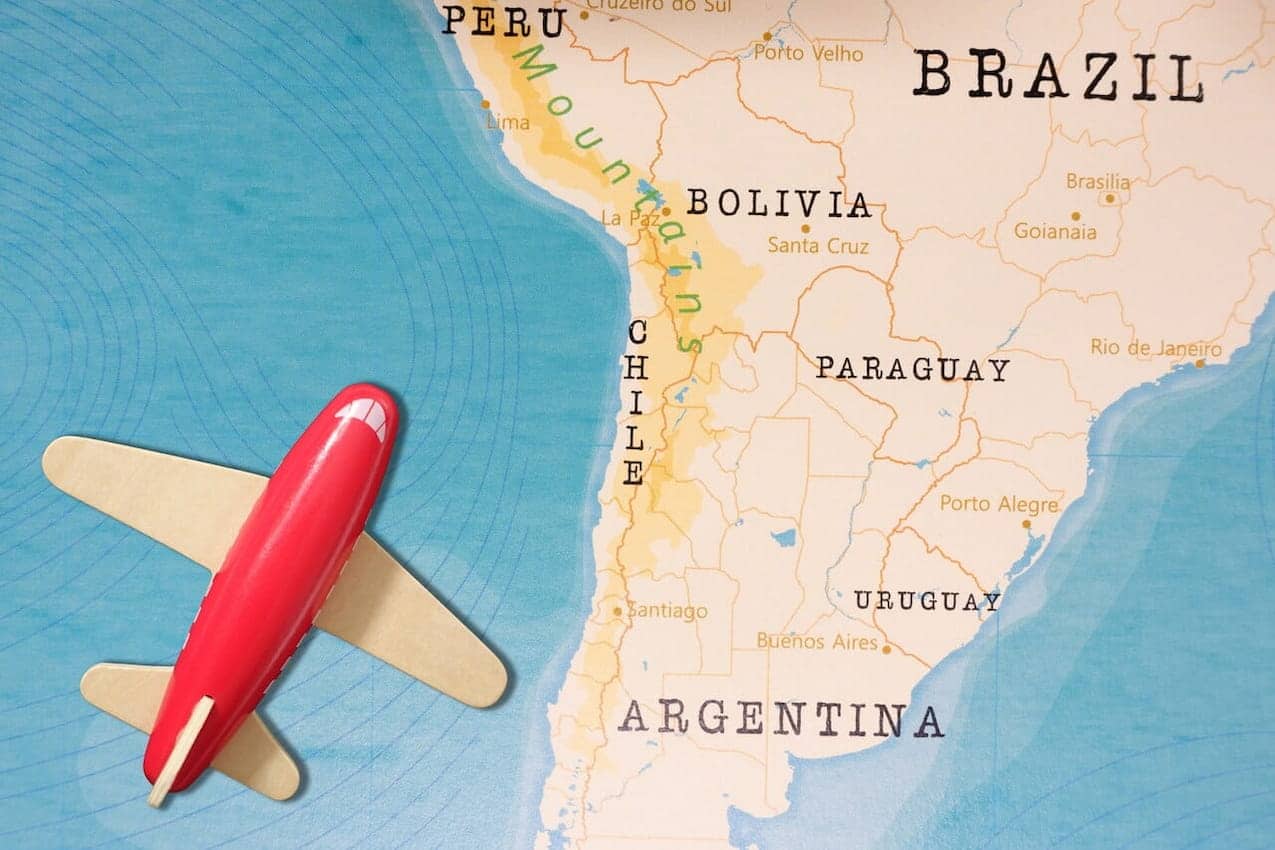 Vale a pena para brasileiros trabalhar no Chile? Salário mínimo do país é quase o dobro do Brasil