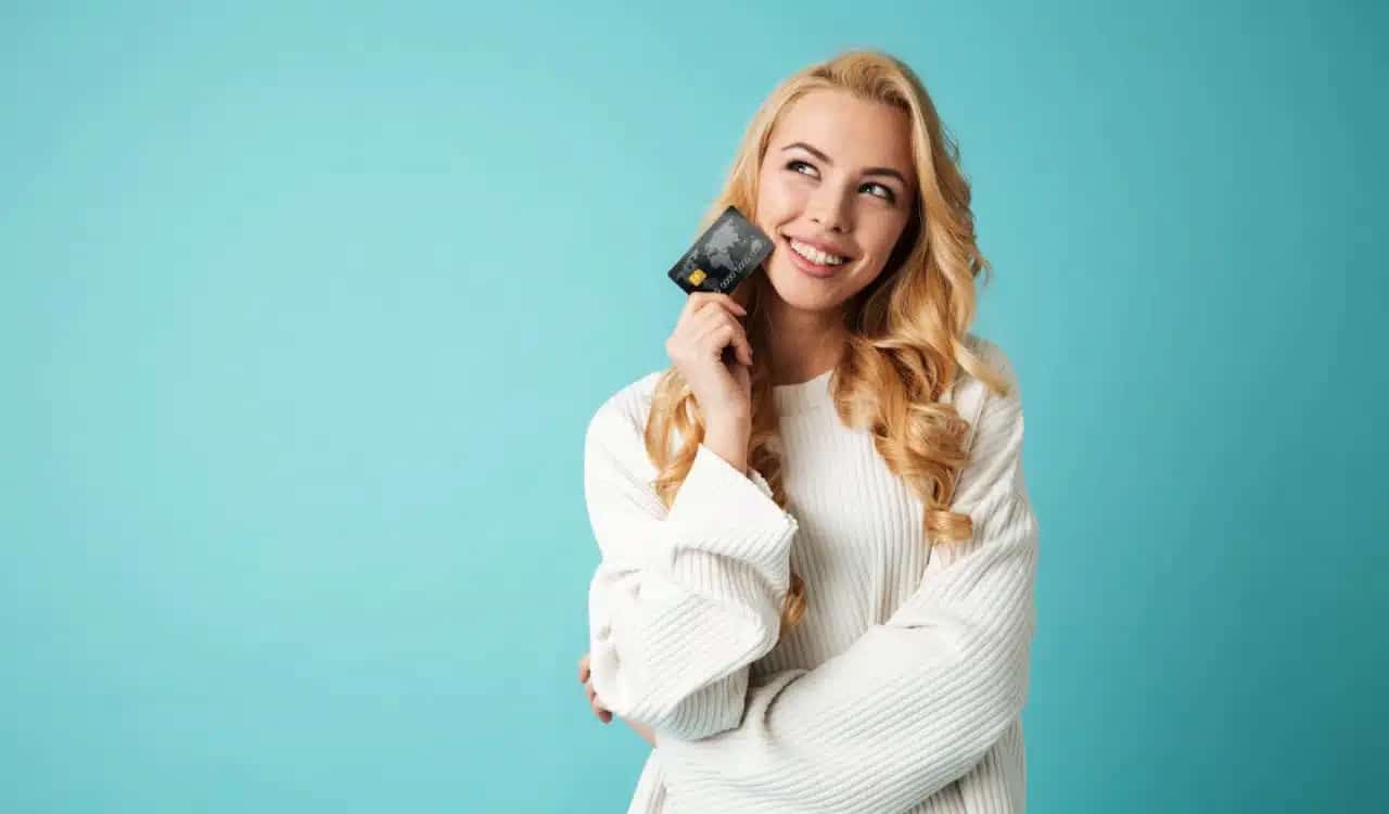 Pais de estudantes recebem cartão de R$ 150; veja como funciona