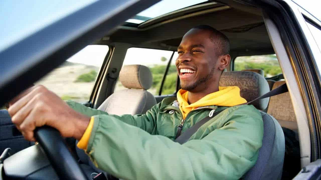 Jovens emancipados podem obter CNH antes dos 18 anos? Veja o que diz a lei