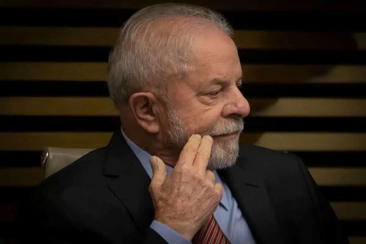 Presidente Lula se manifesta sobre resultado das eleições na Argentina