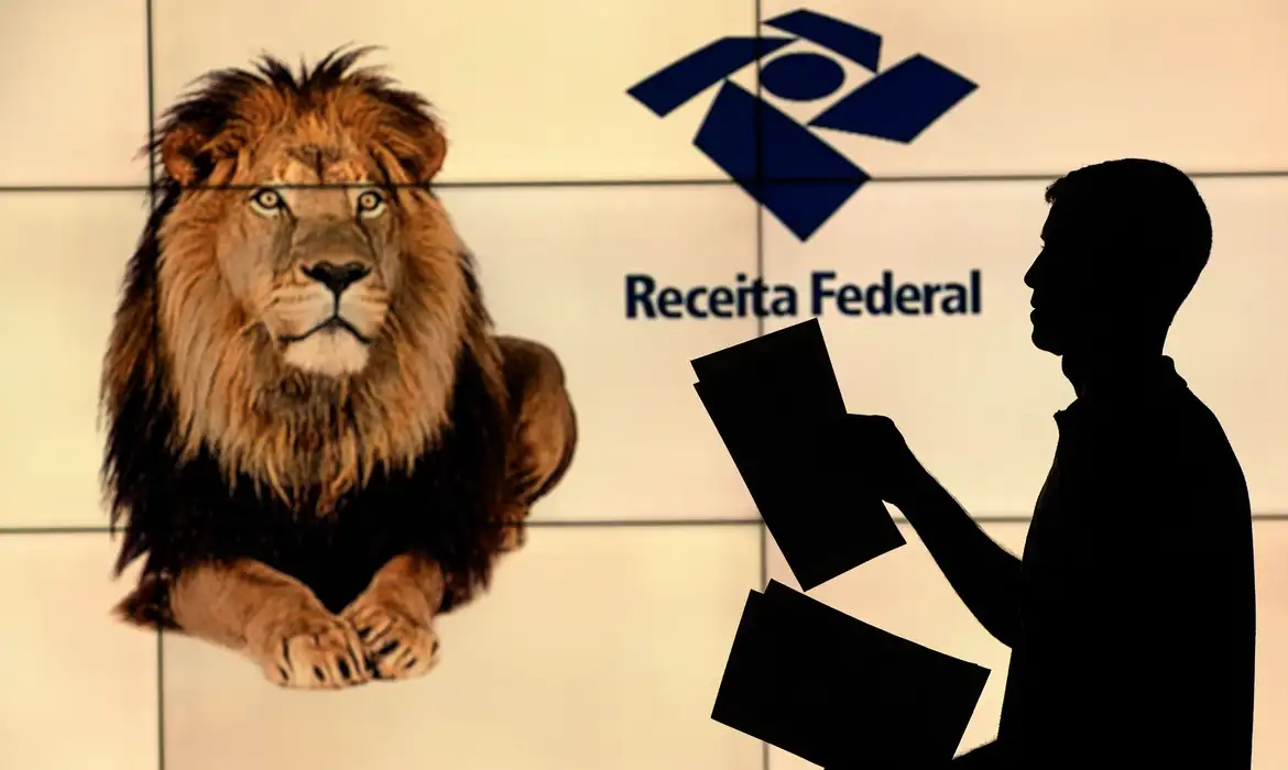 IR: Senado analisa nesta terça (13), mudança na dedução de despesas com educação; confira