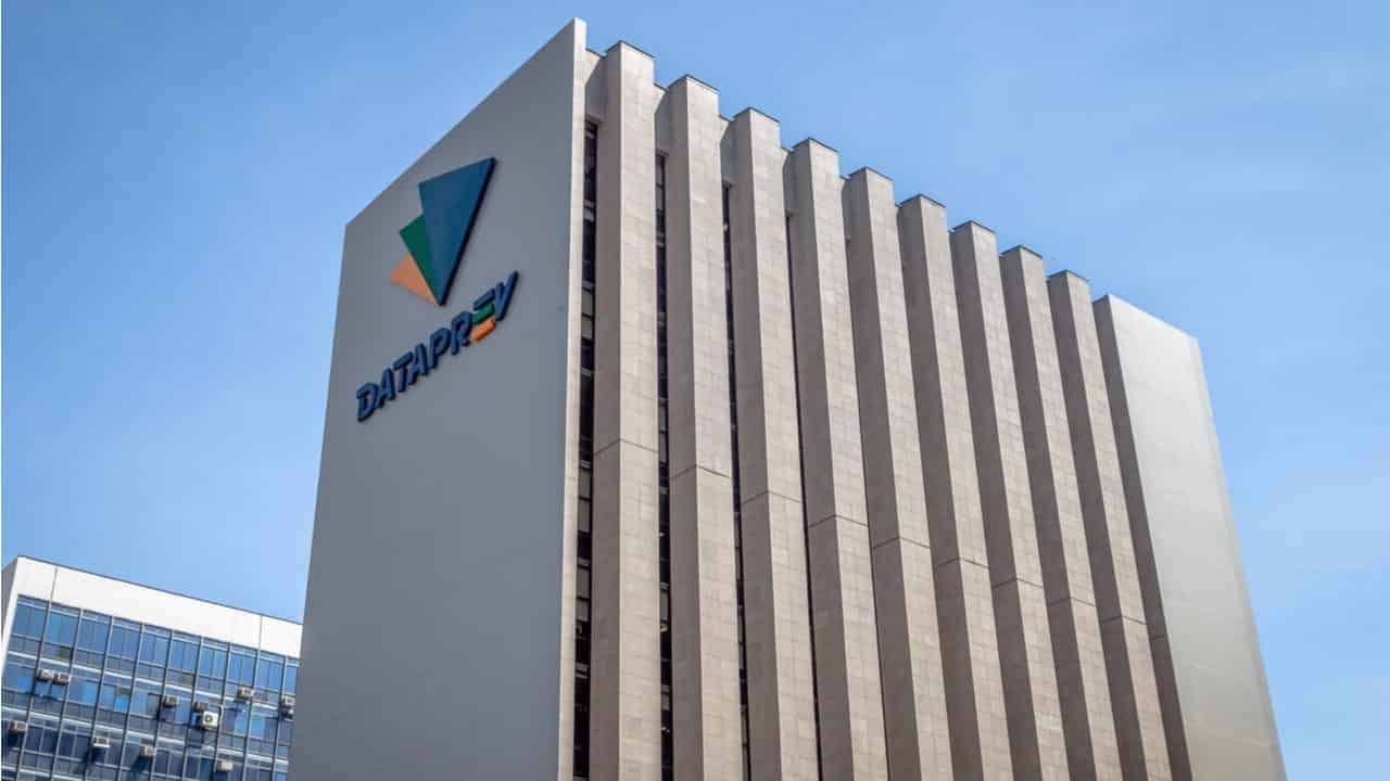 Proposta de acabar com descontos na folha do INSS divide aliados de Lula