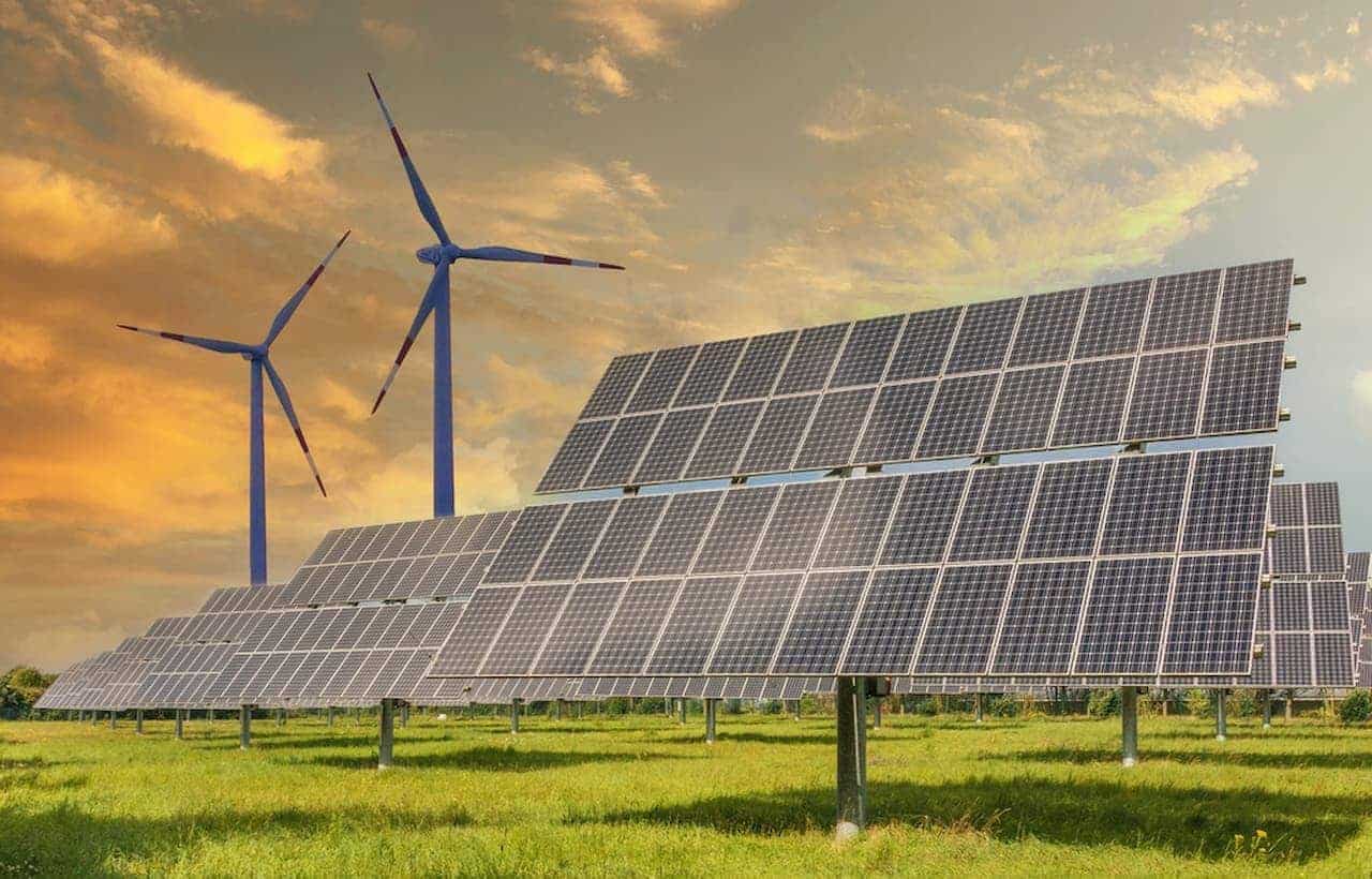 Taxas da energia solar são suspensas; consumidores relatam aumentos inesperados