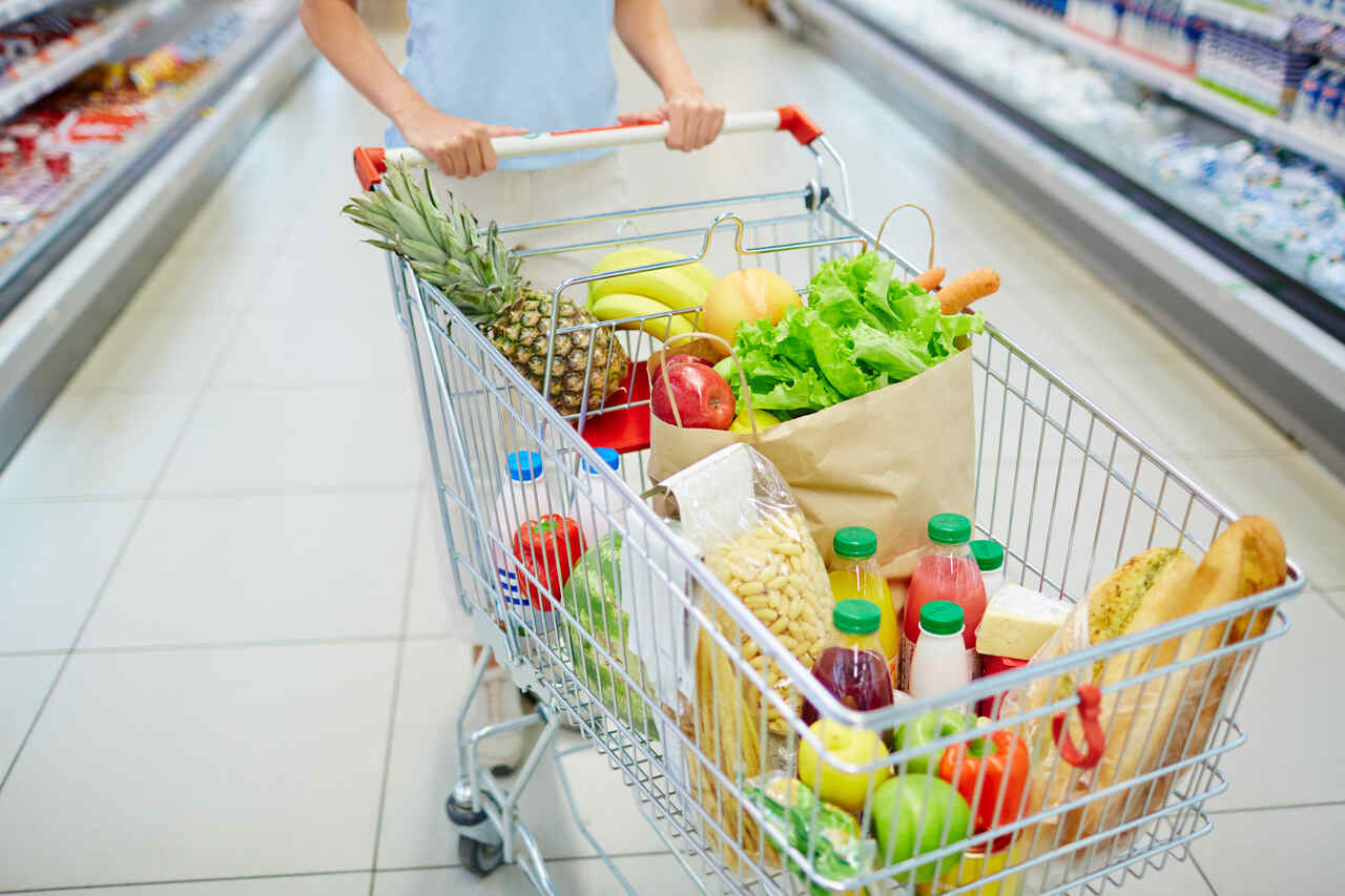 Supermercado Nacional fecha após décadas e anuncia promoções em todos os itens