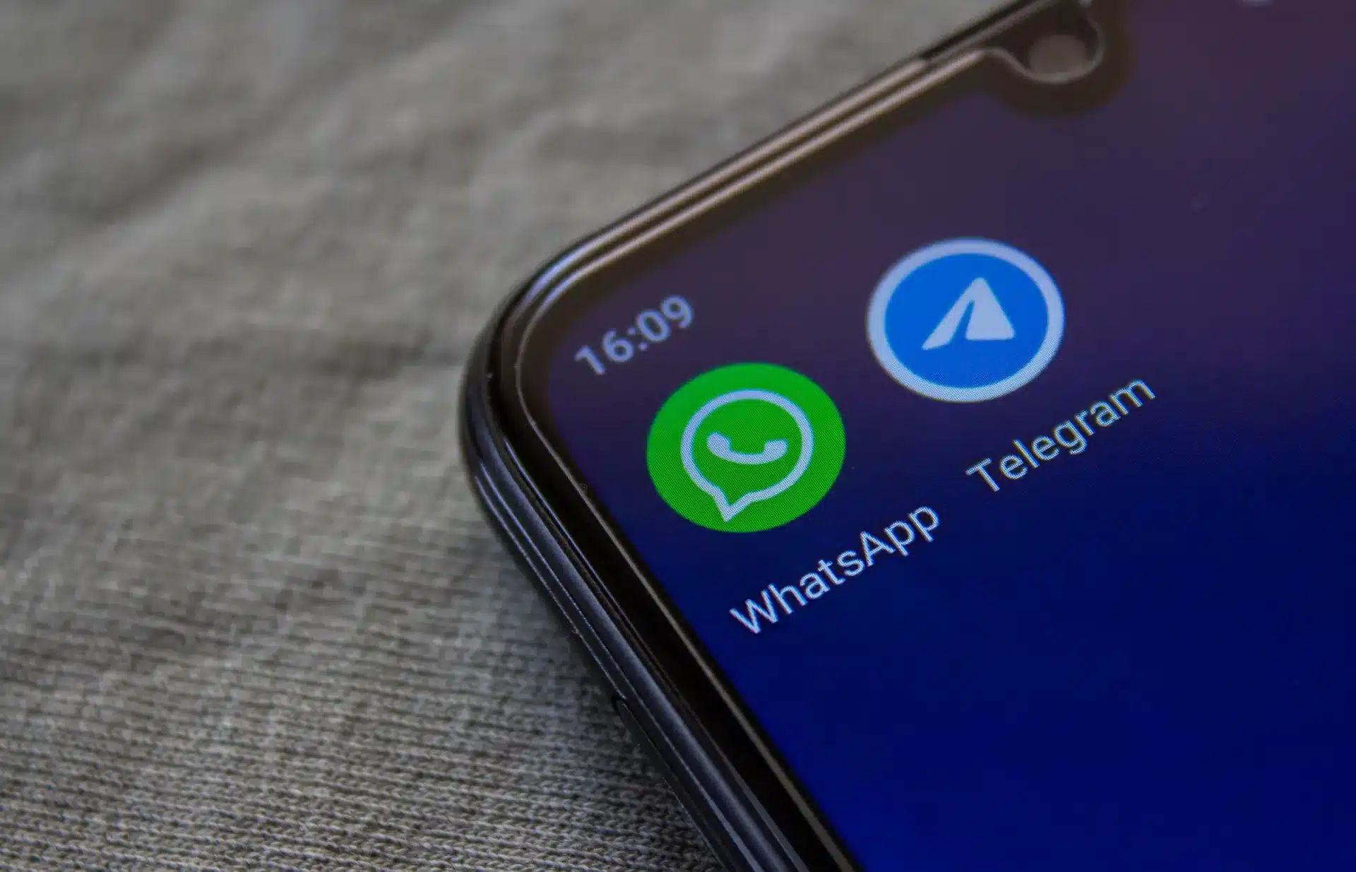 País restringe WhatsApp e Telegram: entenda o impacto e razões