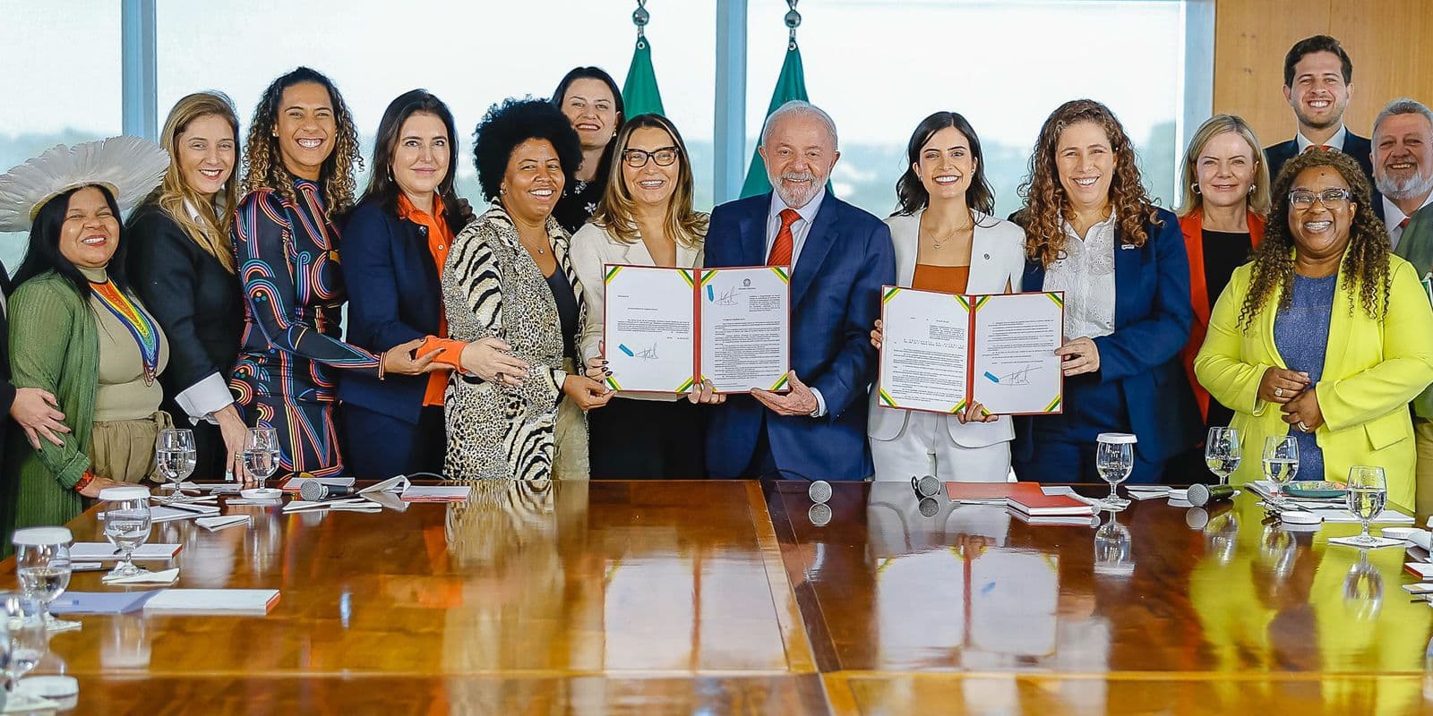 Lula sanciona lei que estabelece cota de 30% para mulheres em conselhos de estatais