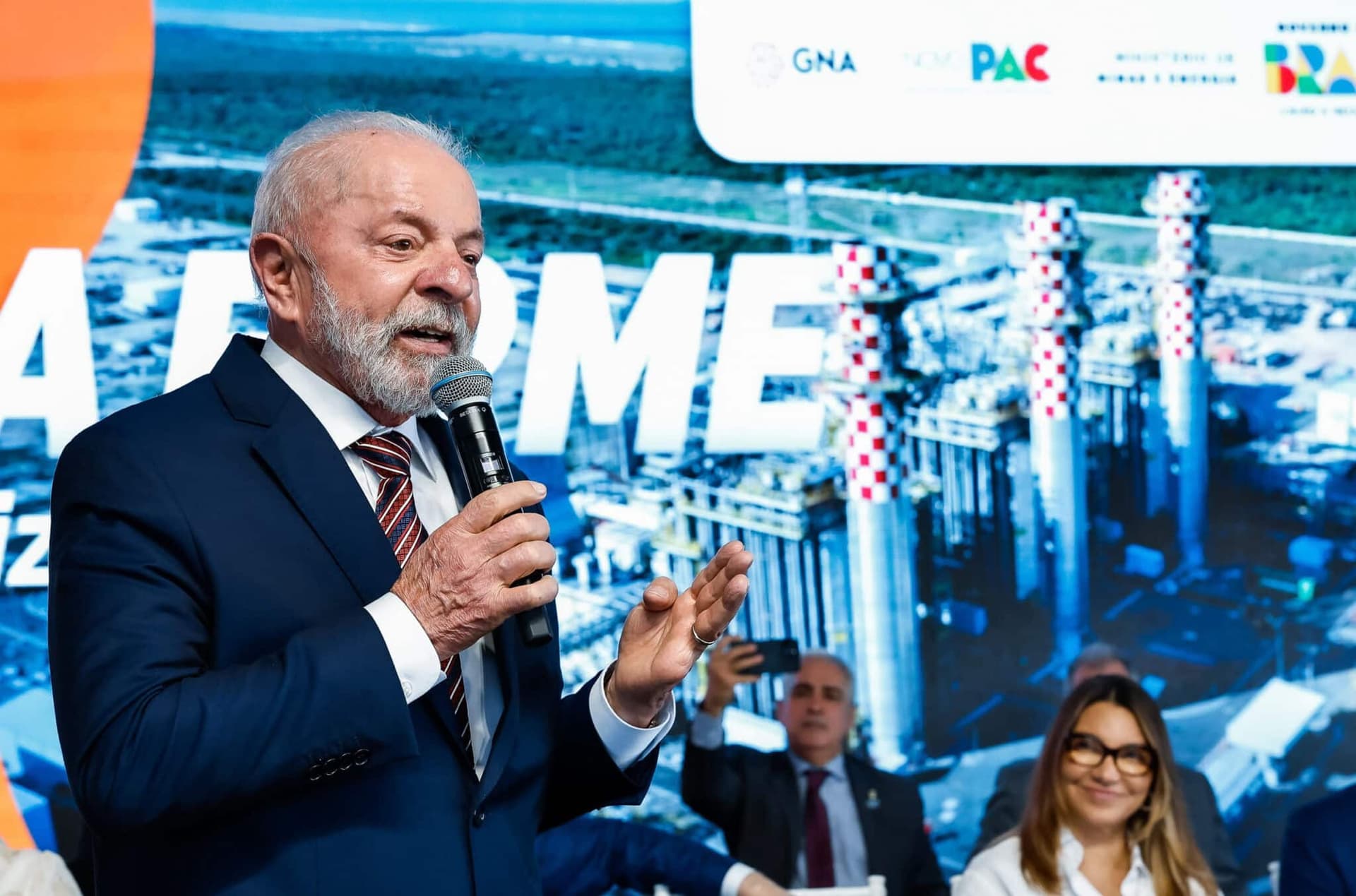 Lula avança em campanha contra altas taxas de operadoras de cartão de crédito