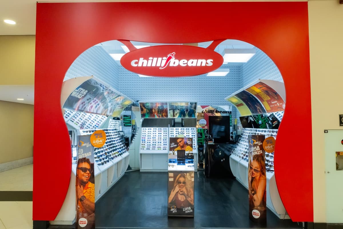 Chilli Beans deixará de usar dólar com a China e passa a operar em renminbi