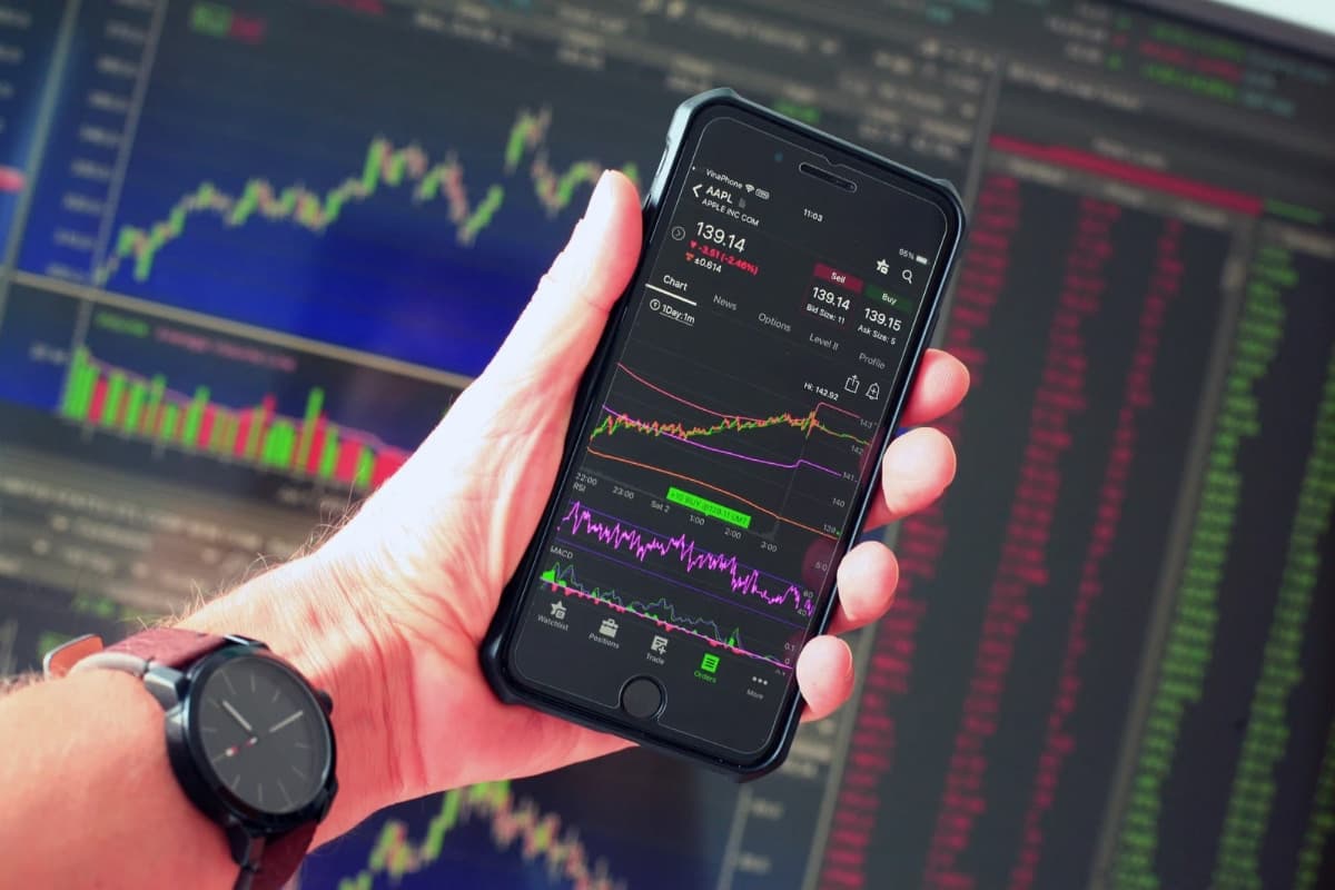 Ibovespa futuro e dólar em foco com notícias de Vale, Unifique, Alupar e outras empresas