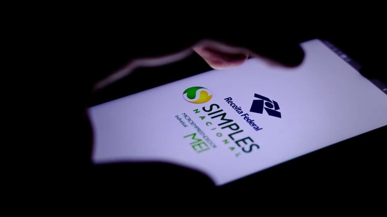 MEIs e empresas do Simples Nacional podem parcelar débitos em até 60 vezes, anuncia Receita Federal