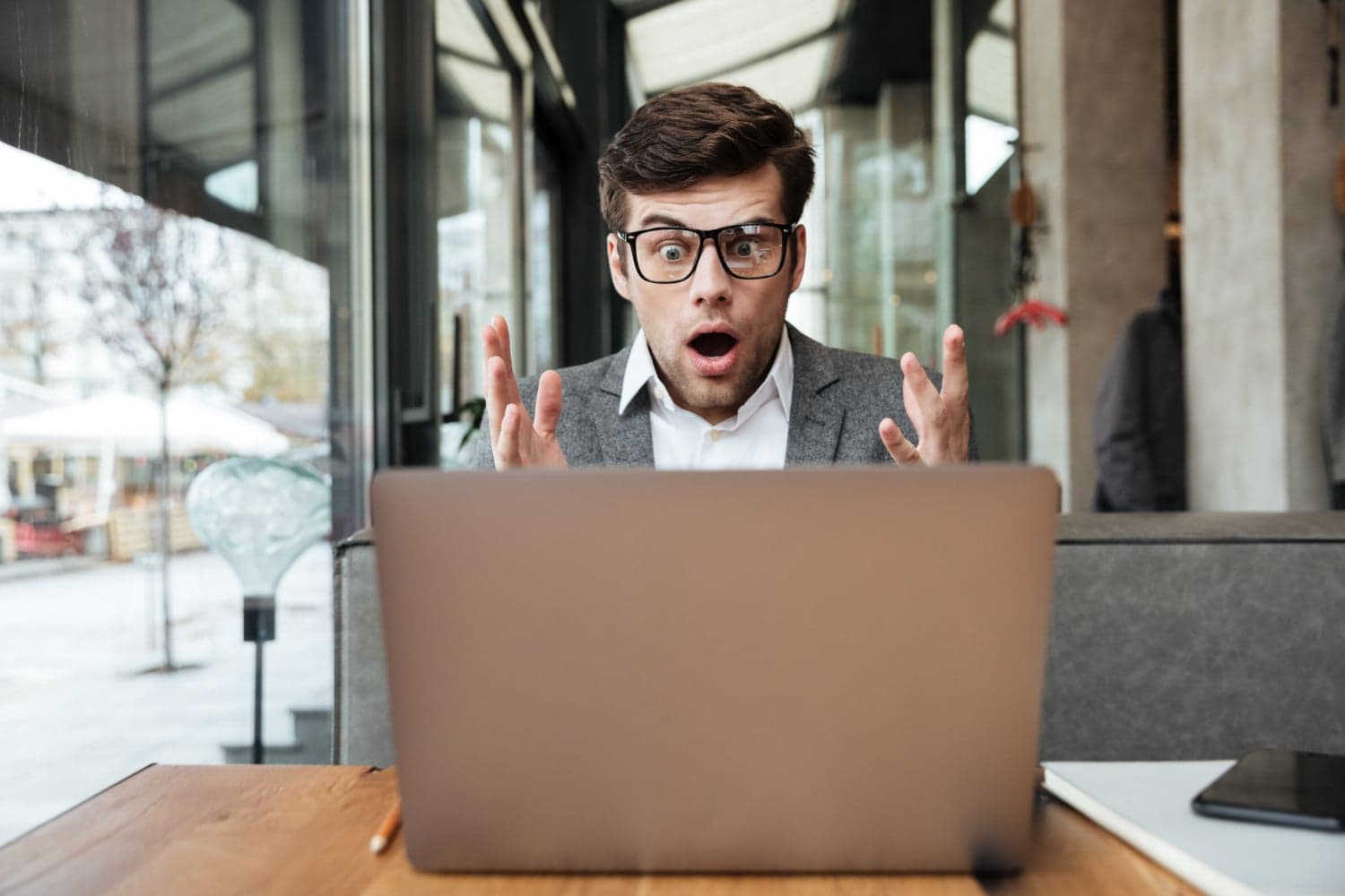 Ciberataques contra hotéis brasileiros miram cartões de clientes; veja como funciona