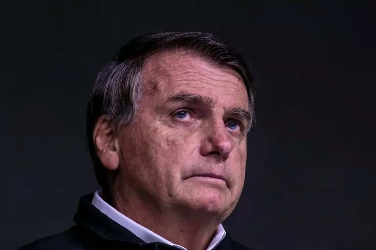 Moraes autoriza visita de Sóstenes a Bolsonaro em meio à batalha pela anistia