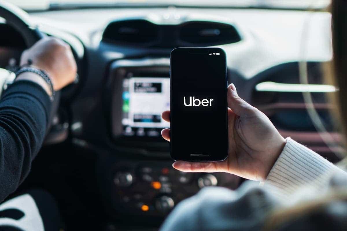 Uber lança ferramenta para facilitar viagens em grupo e dividir custos