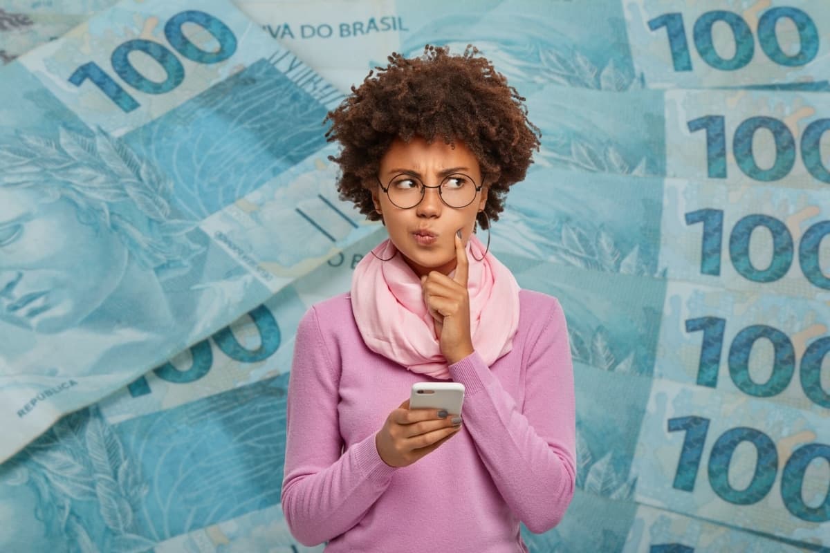 Adeus ao papel-moeda? Veja por que o dinheiro físico pode sumir em 2026