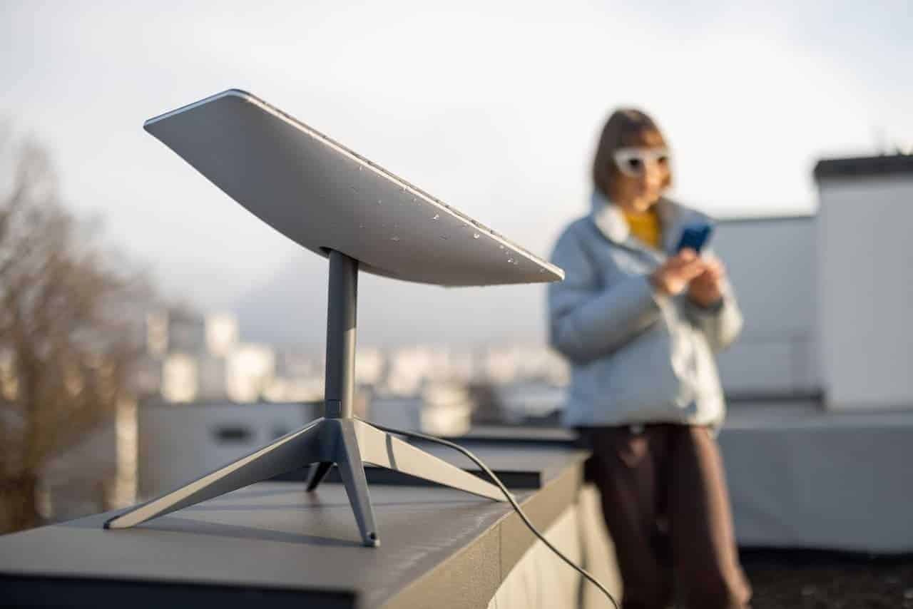 Mercado de internet via satélite esquenta: fusão europeia busca enfrentar Starlink