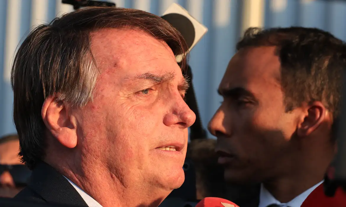 Bolsonaro é preso preventivamente: PF aponta risco de fuga e STF autoriza detenção