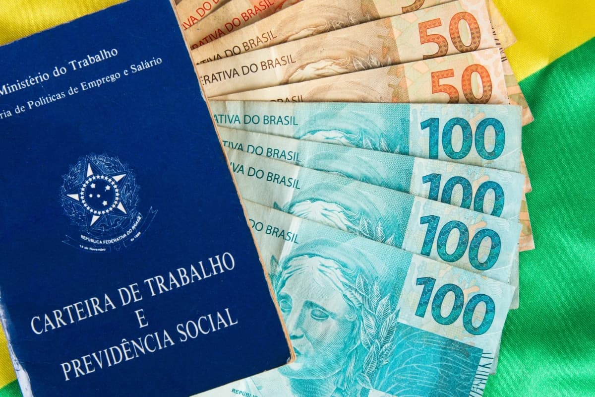 13º salário de novembro: servidor público recebe junto com o trabalhador CLT?