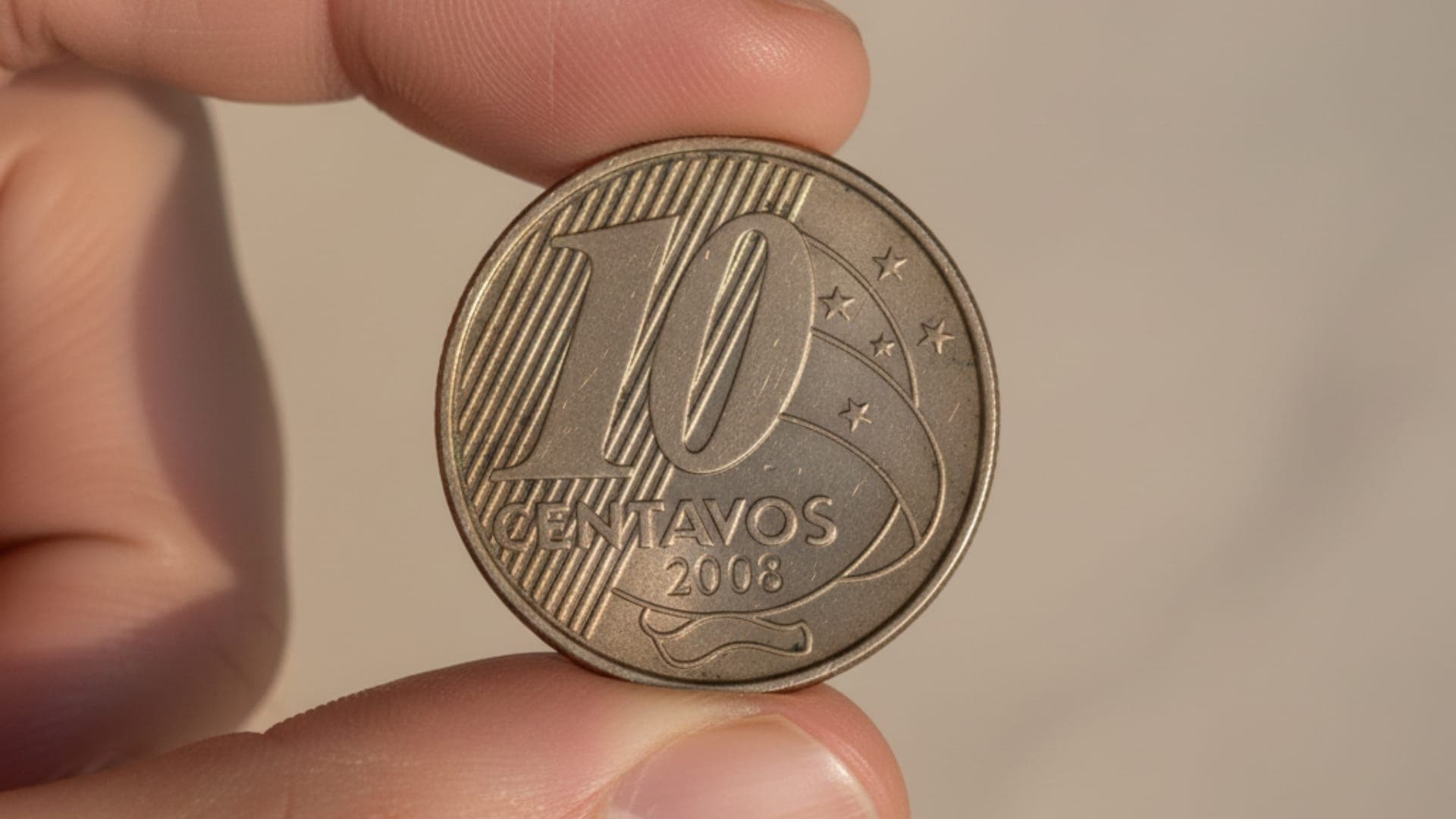 Comece o ano com dinheiro: moeda de 10 centavos pode te render R$ 300