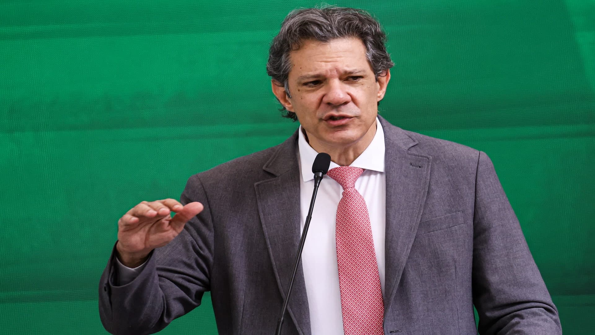Haddad diz que crédito aos Correios pode chegar a R$ 12 bilhões e decisão sai até sexta