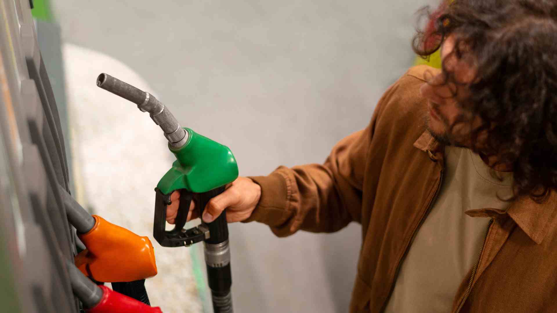 Quer gastar menos com combustível? Conheça 5 carros econômicos