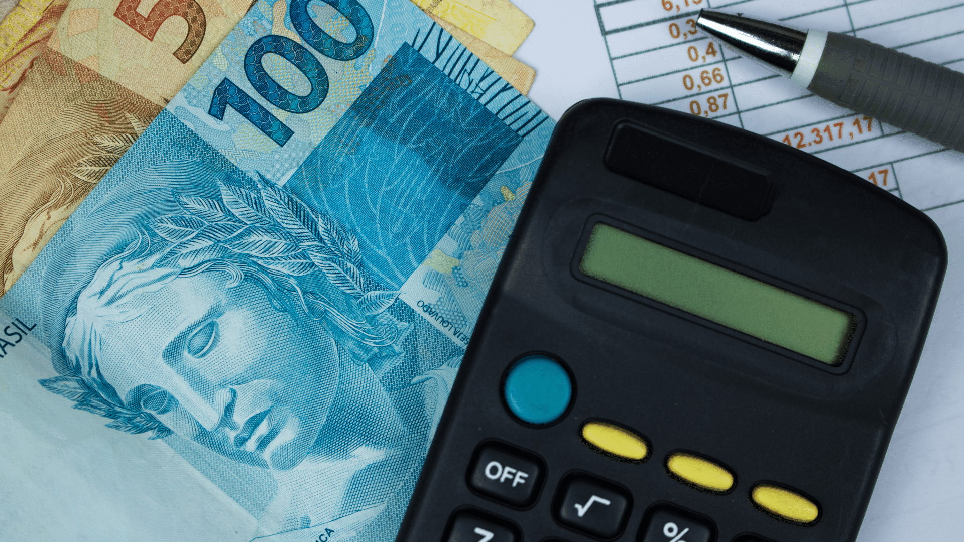 Metade dos brasileiros prevê gastos de até R$ 4 mil em janeiro