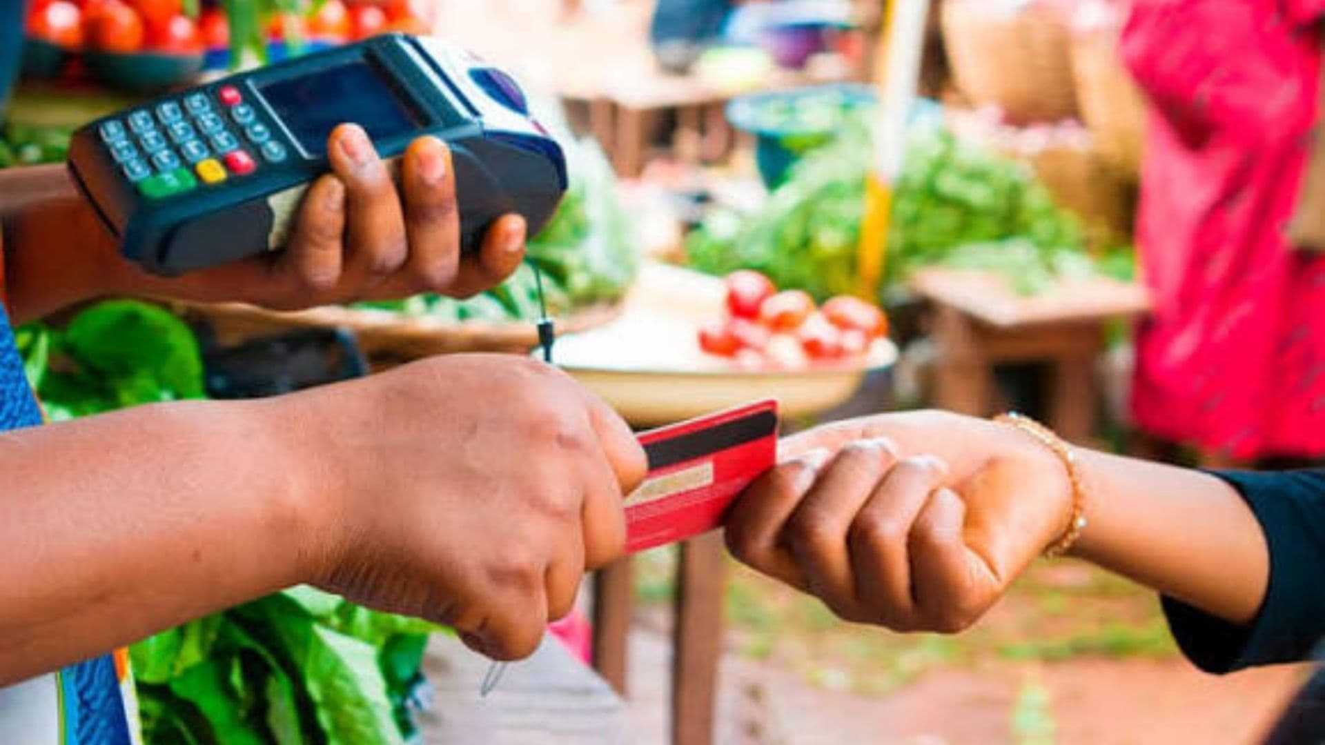 Vale-alimentação de R$ 2,7 mil depende de empresa e categoria; entenda