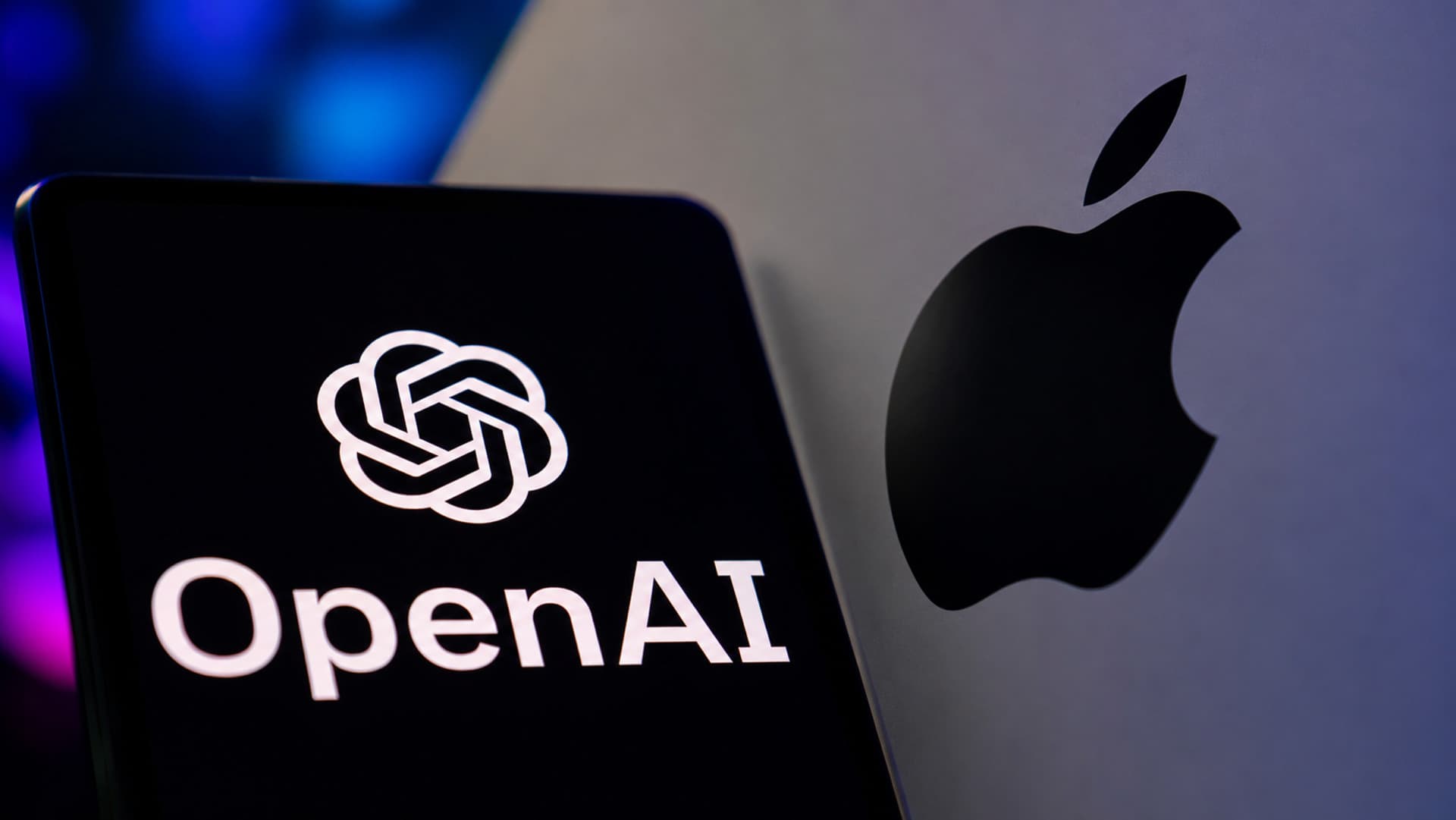 Apple leva OpenAI à Justiça e acirra disputa por nova geração de dispositivos com IA