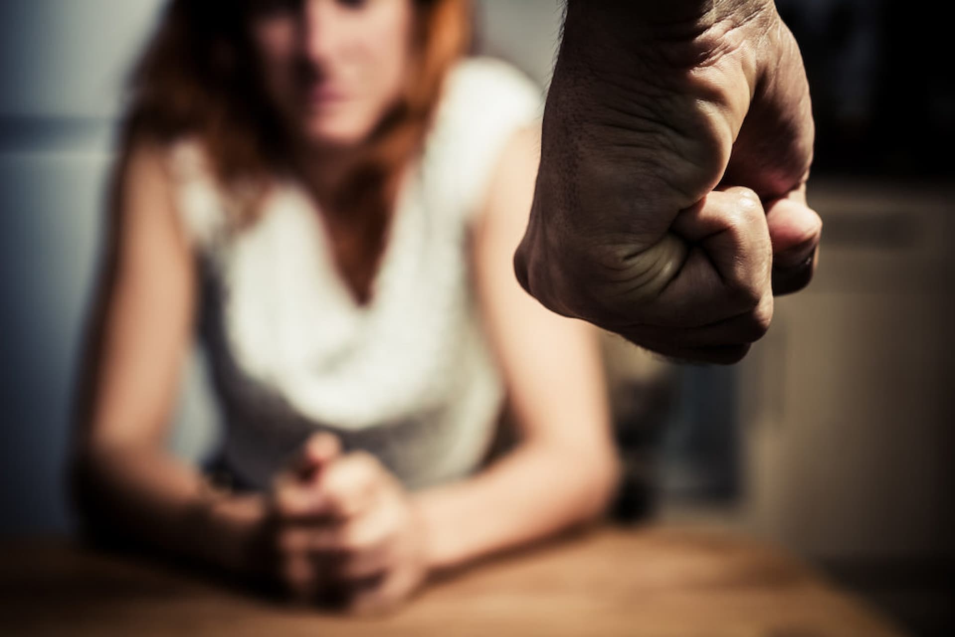Benefício para órfãos de feminicídio pode chegar a R$ 1.621; saiba como funciona