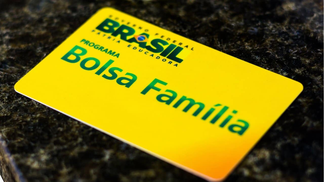 Banco do Brasil e Caixa: empréstimo de até R$ 15 mil para beneficiário do Bolsa Família